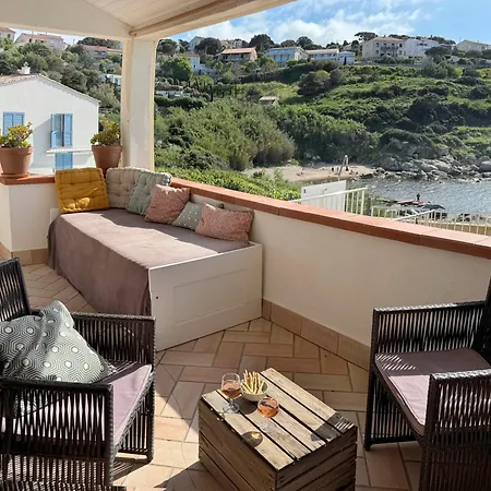 Apartment Appartement Les Pieds Dans L Eau
